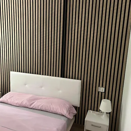 Alondra Park Apartment *