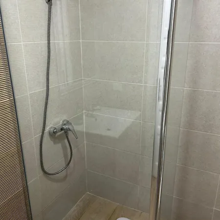 Alondra Park Apartment *
